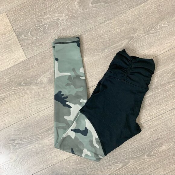 Carbon38 Echo Leggings Hero Collection Ruched Black Camo High Rise Waist Size XS - Picture 2 of 12